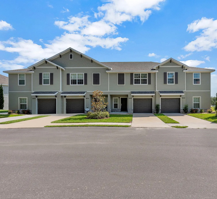 lakeside commons townhomes